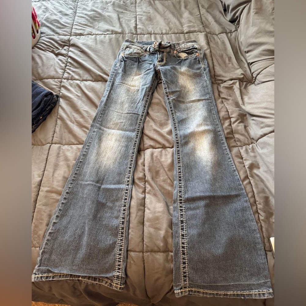 Size 9/32 Angels Bootcut Jeans Low Rise